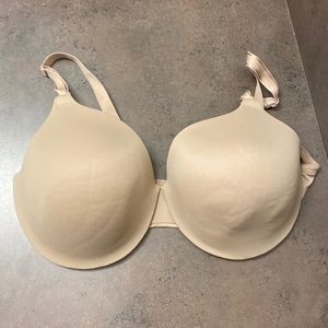 Warner’s 40D bra underwire and padded